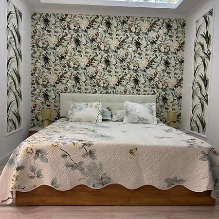 Golden Garden Luxury Apartment In Bucharest Luaran gambar