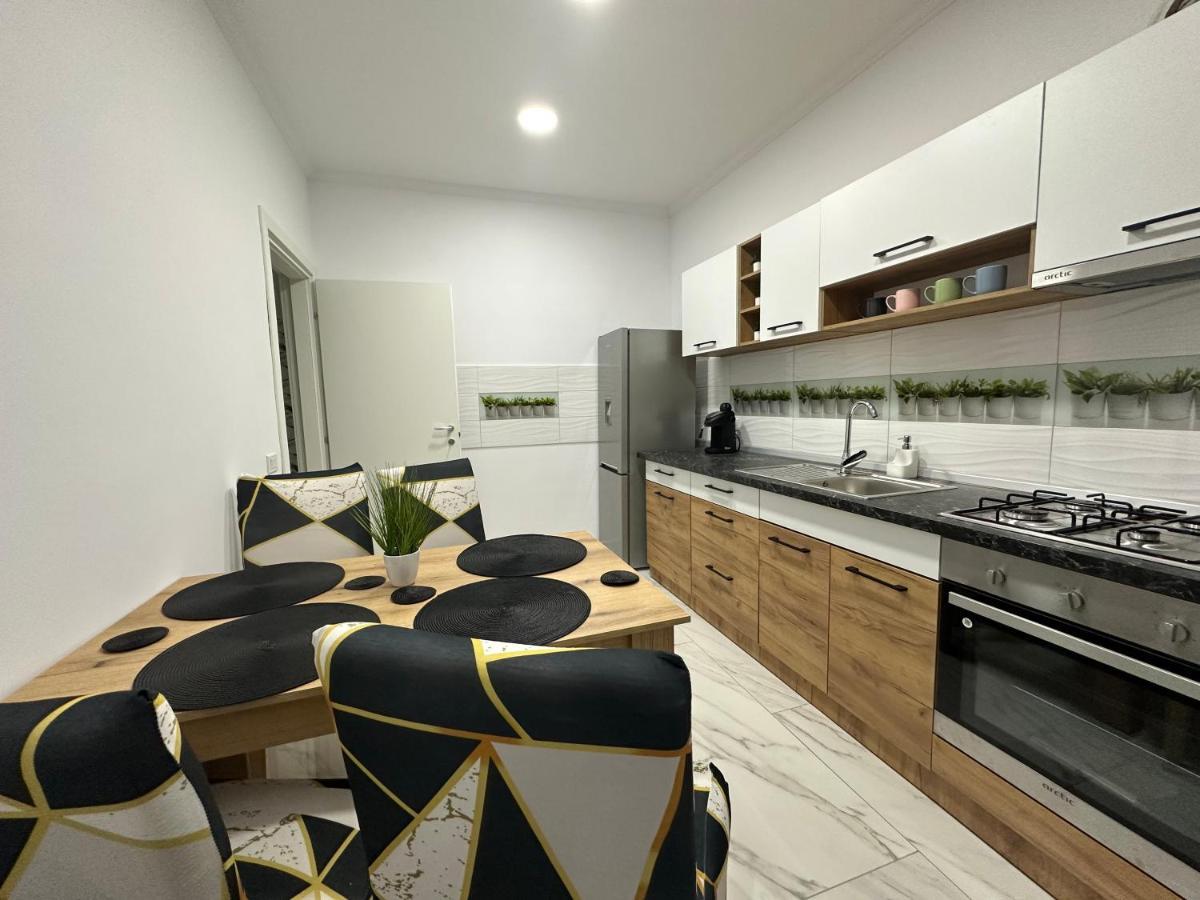 Golden Garden Luxury Apartment In Bucharest Luaran gambar