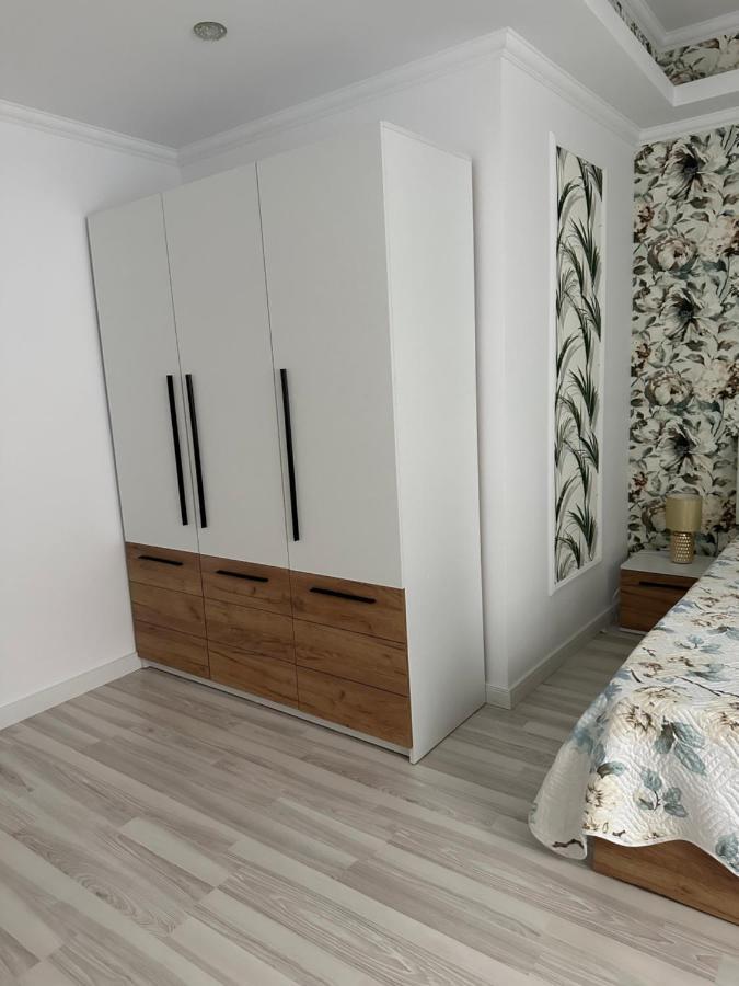 Golden Garden Luxury Apartment In Bucharest Luaran gambar