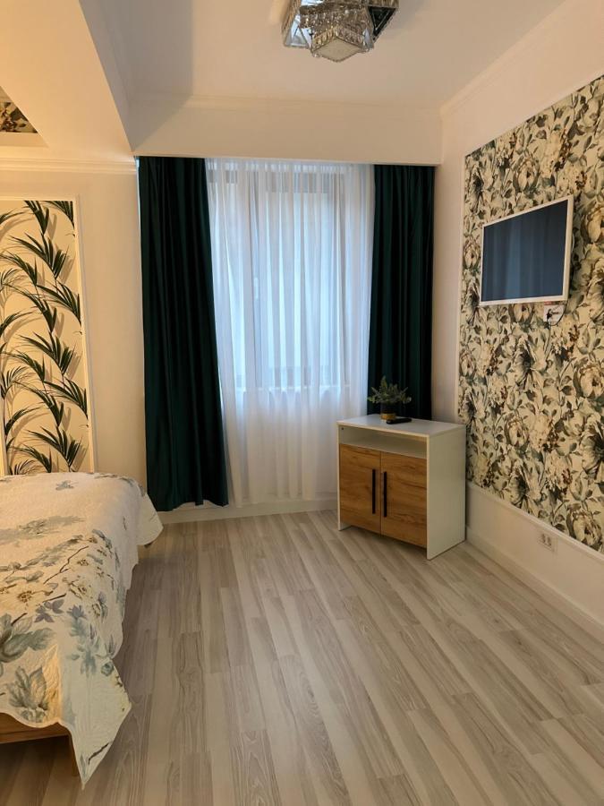 Golden Garden Luxury Apartment In Bucharest Luaran gambar