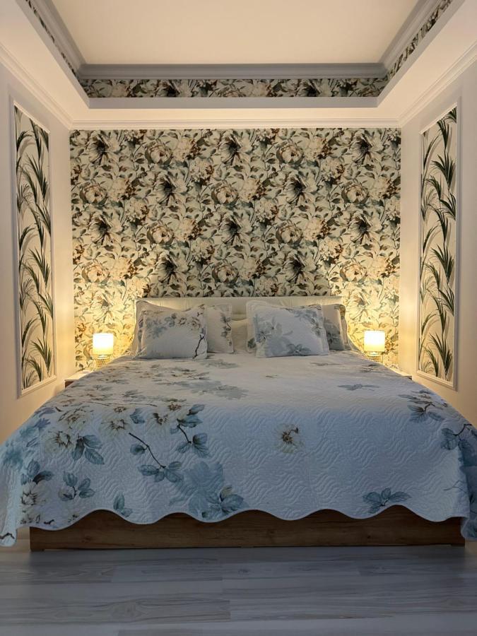 Golden Garden Luxury Apartment In Bucharest Luaran gambar